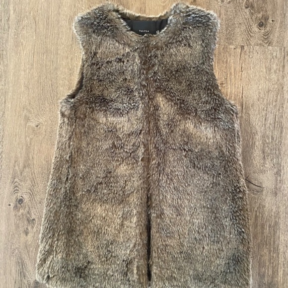 Aritzia Talula Park Slope Faux Fur Vest Size XS Brown - Picture 12 of 13
